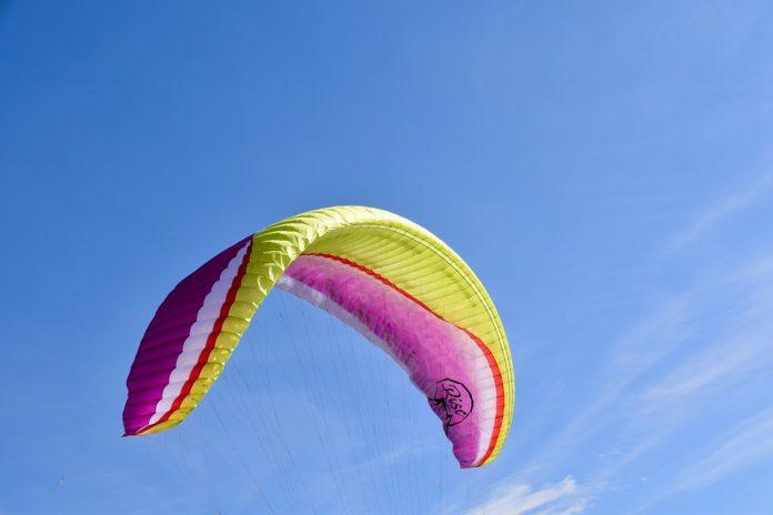 Парапланер