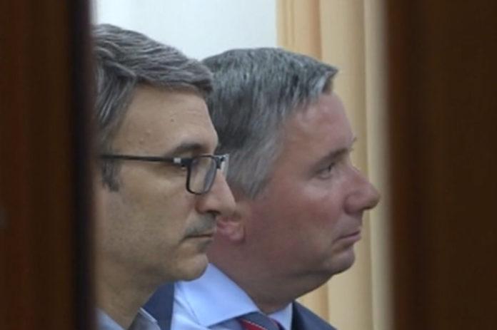 Трайчо Трайков и Иво Прокопиев в съдебната зала