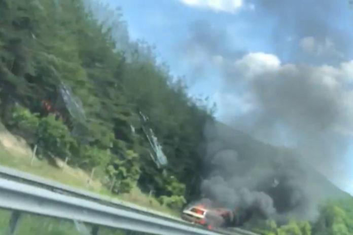 Горящ автомобил