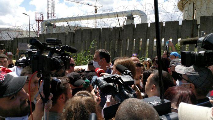 Николов сред протестиращите. Снимка: Искра.бг