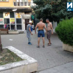Бой в градинката пред Община Бургас