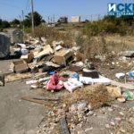 Боклуци в село Дебелт