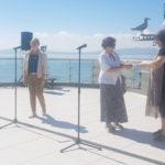 Изложба COVID-19 - Христина Арсенова предава на Диана Георгиева