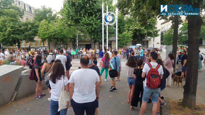 Протест Долу ръцете от морето, планините, реките