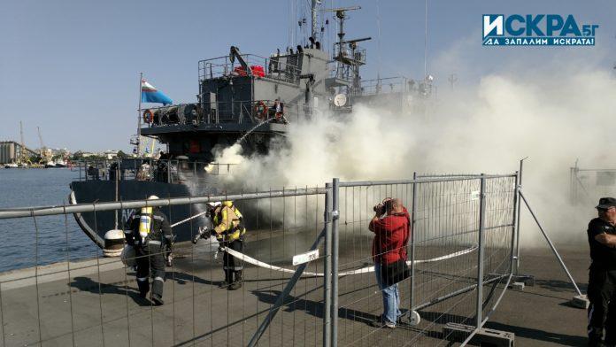 Демонстрация на Военноморските сили в Бургас
