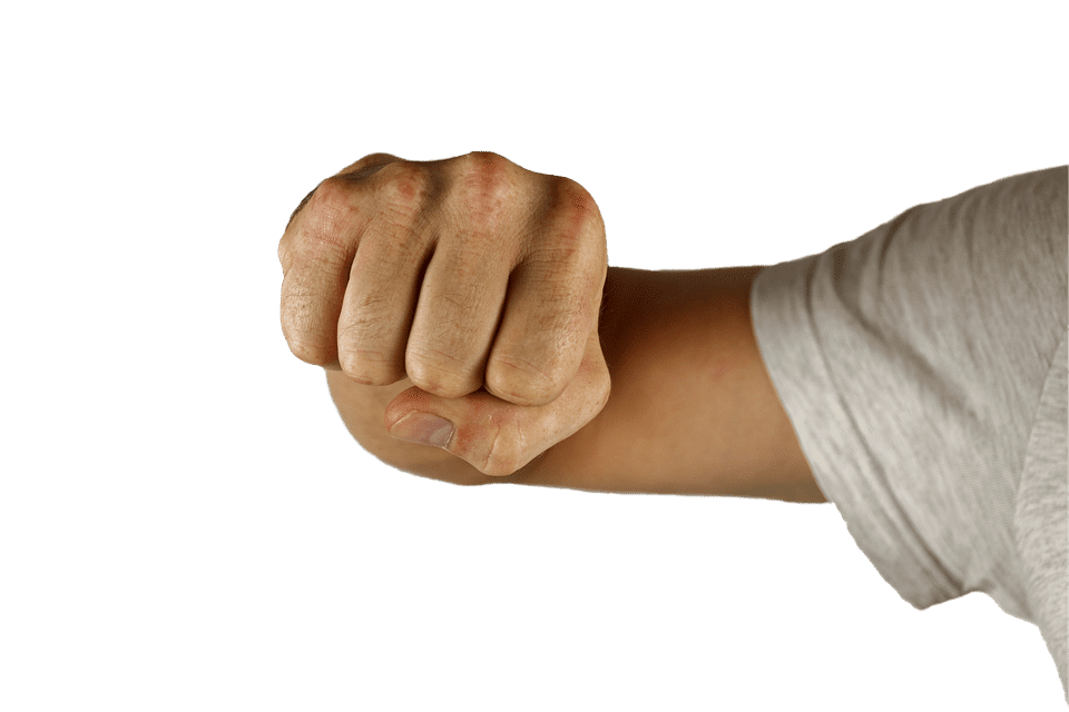 Полицаи са арестували трима за нападението на служител в заведение