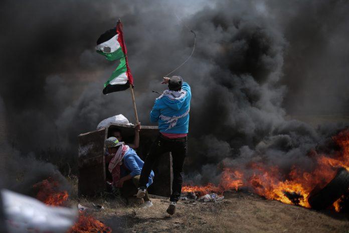 Демонстранти на ивицата Газа, Палестина.