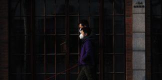 Китайци с маски.