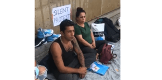 Мохамед и Мариам протестират в Атина