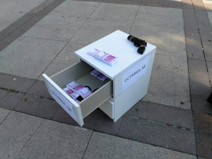 Нощно шкафче