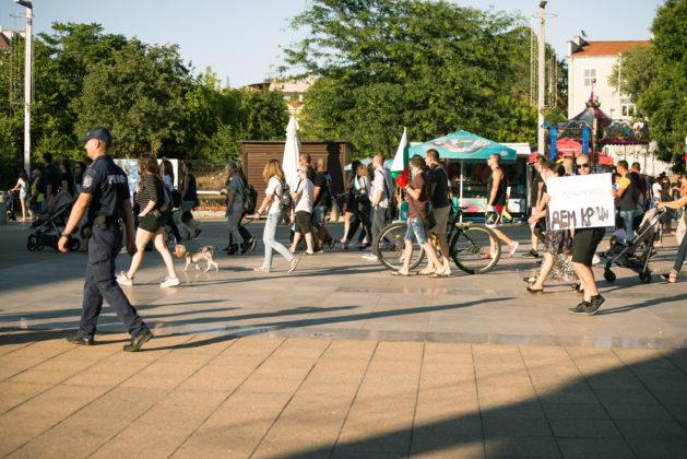 Хората от протестите в Бургас
