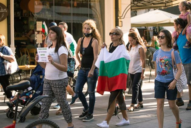 Хората от протестите в Бургас
