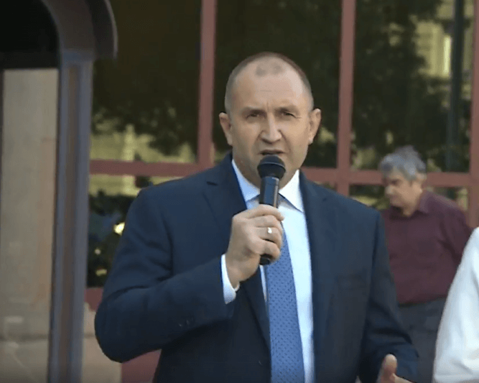 Румен Радев