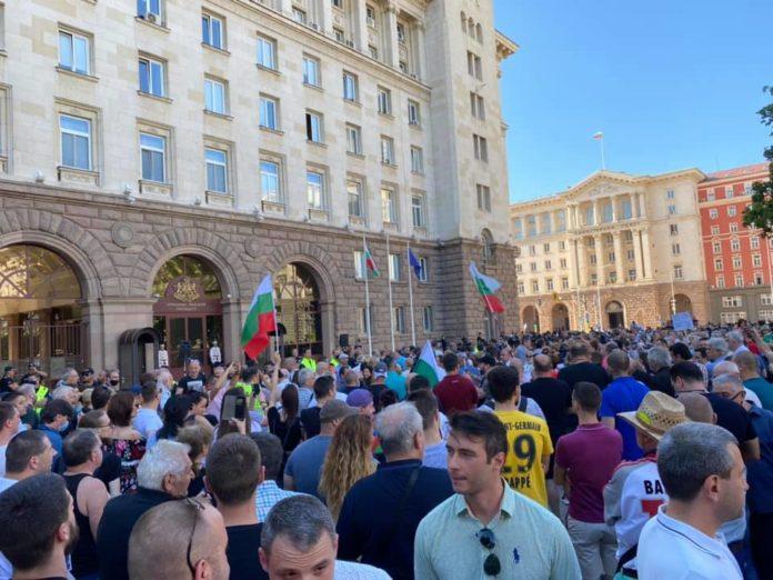 Протестиращи