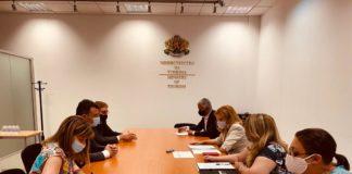 Среща на Марияна Николова с представители на застрахователите