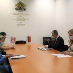 Министър Николова и Лин Чарлз