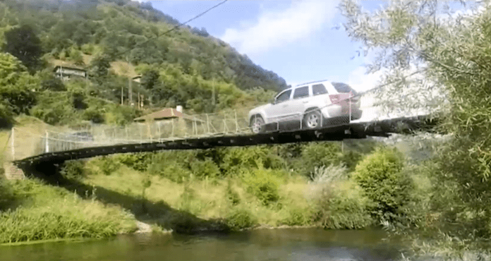 Въжен мост за коли в Своге