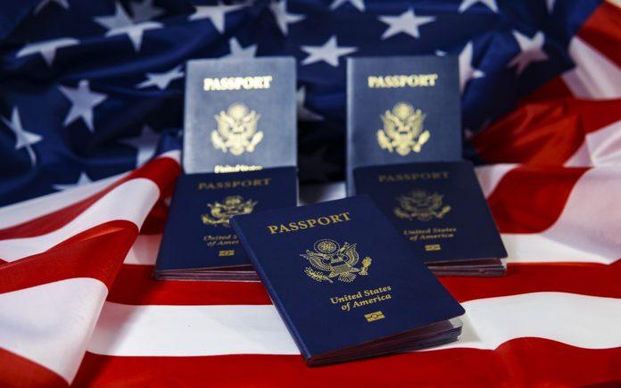 Американски паспорти.