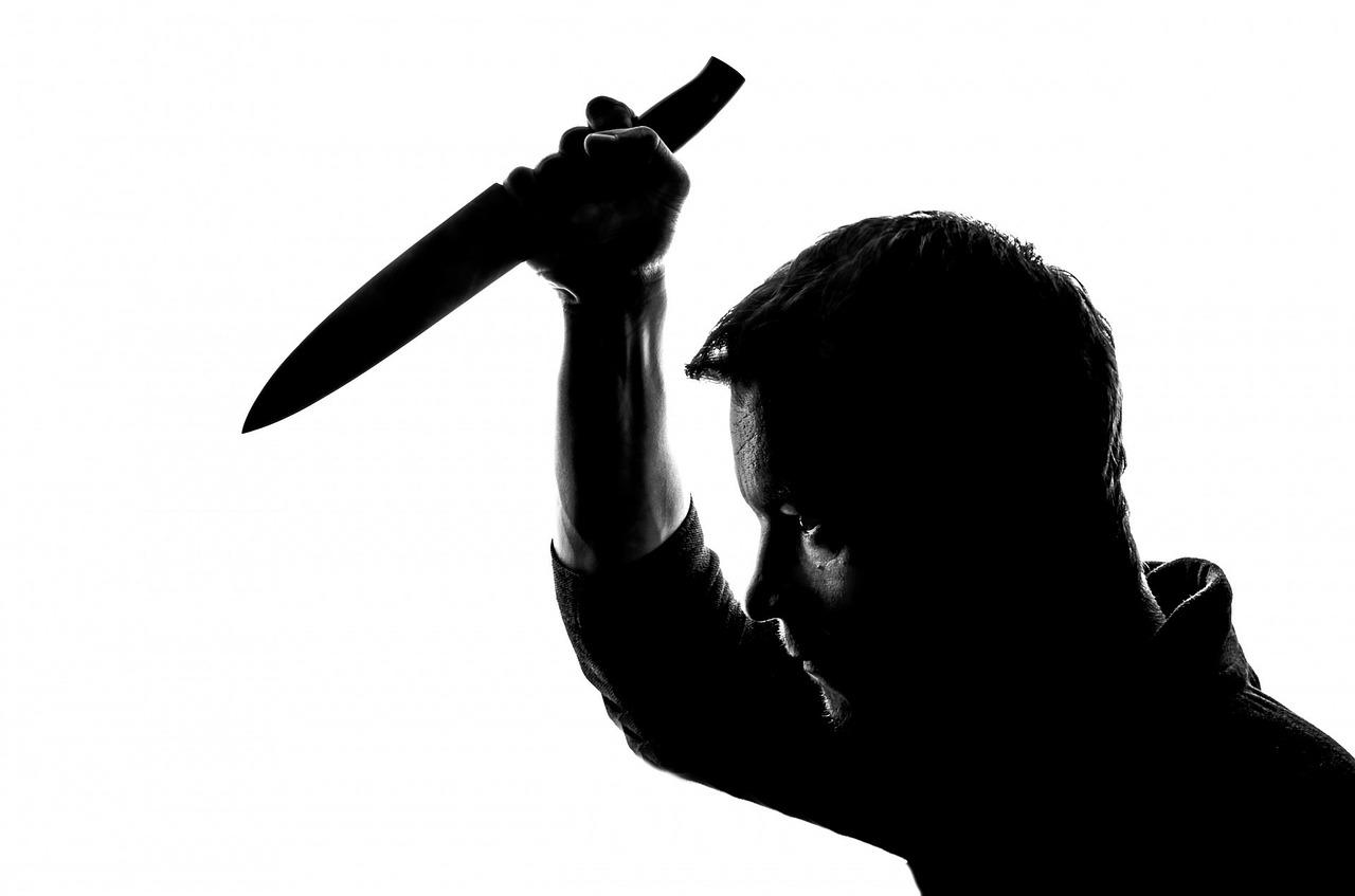 Психично болен мъж е нападнал 14-годишно момче с нож в