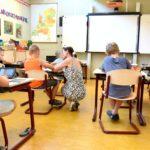 Учителка с ученици