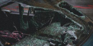 Счупено задно стъкло на кола