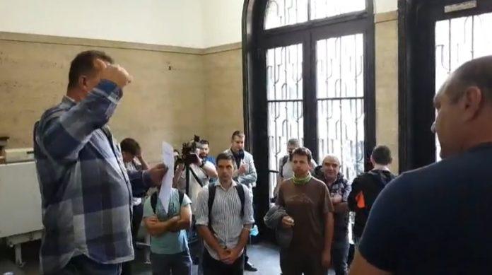 Протестиращи