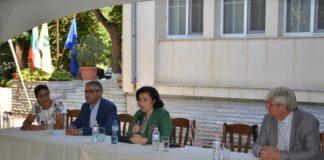 Министър Десислава Танева