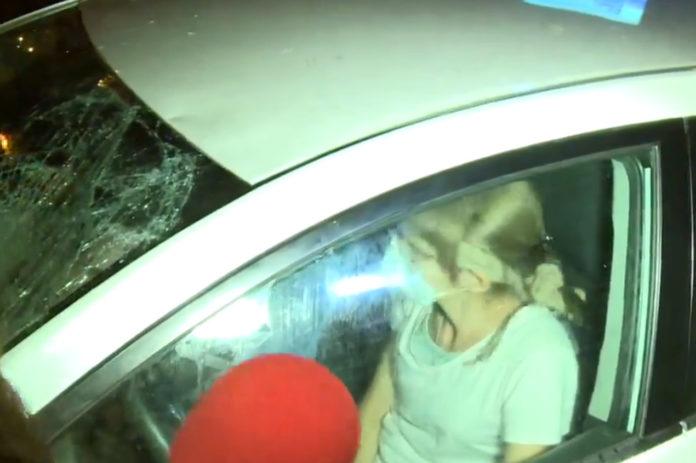 Автомобил се опита да премине през блокадата пред румънското посолство