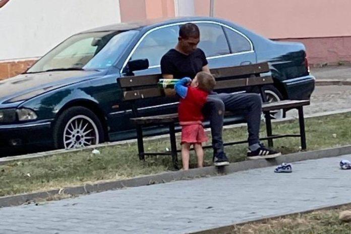 Дете е надигнало шише с бира