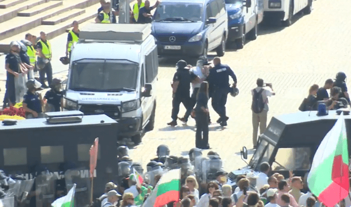 Ден 56 на протестите - Велико Народно Въстание