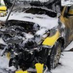 Такси се запали на бул. Черни връх в София