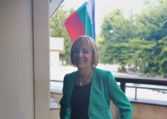 Мая Манолова