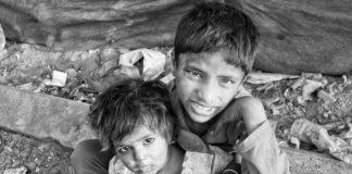 Бедни деца.