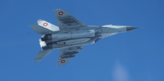 Военен самолет