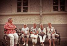 Пенсионери