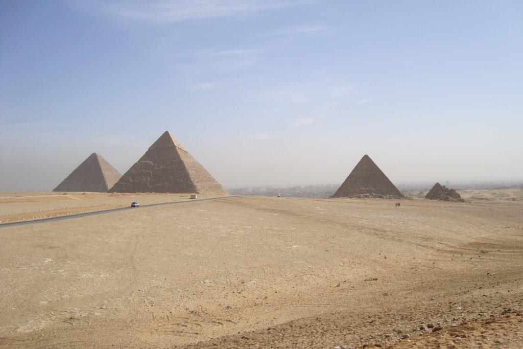 Египетските пирамиди.