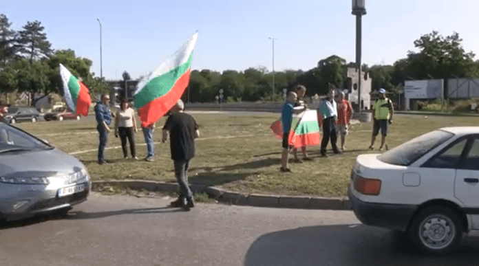 Блокада на Дунав мост