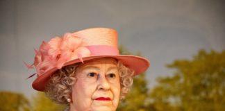 Восъчна фигура на кралица Елизабет.