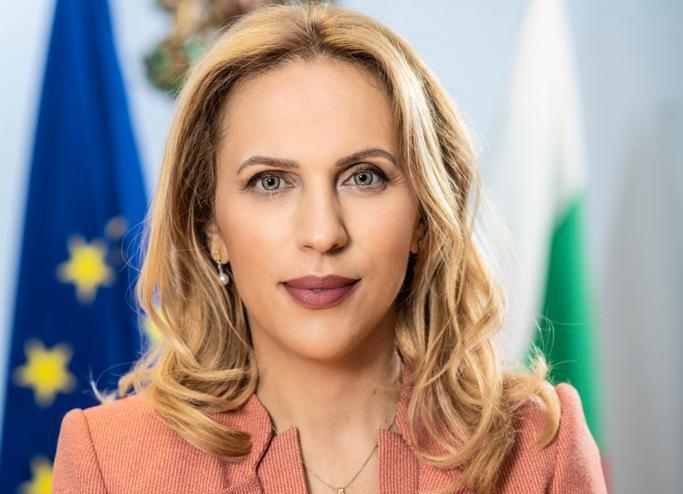 Министър Марияна Николова