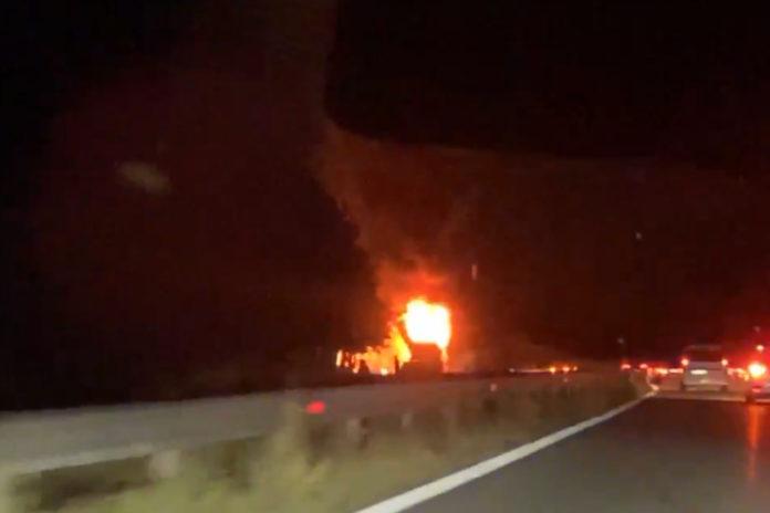 Автобус изгоря на магистрала Тракия