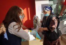 Раздаване на хранителни продукти