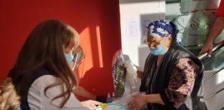 Раздаване на хранителни продукти