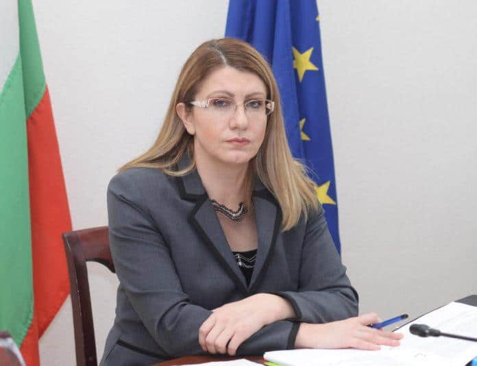 Десислава Ахладова