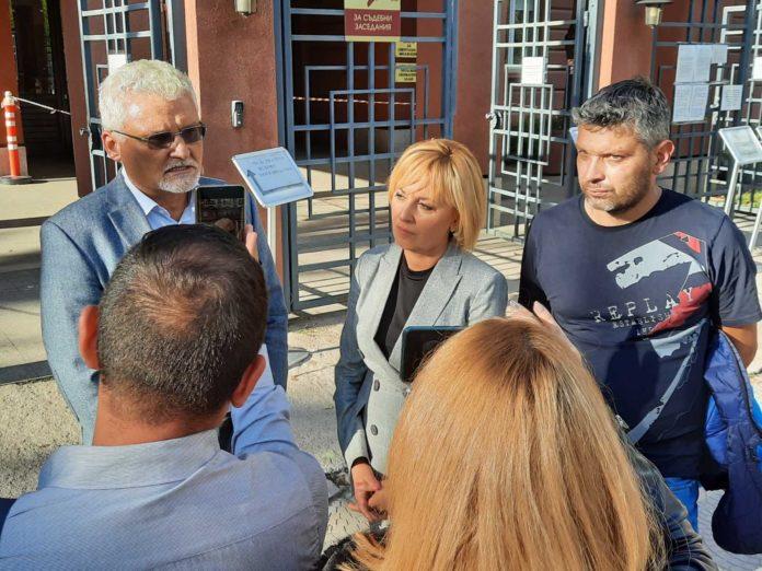 Мая Манолова