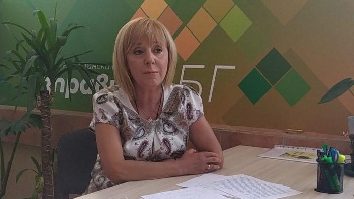 Мая Манолова