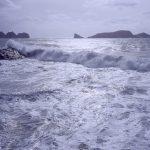 Тайфун, море.