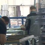 Работници в цех