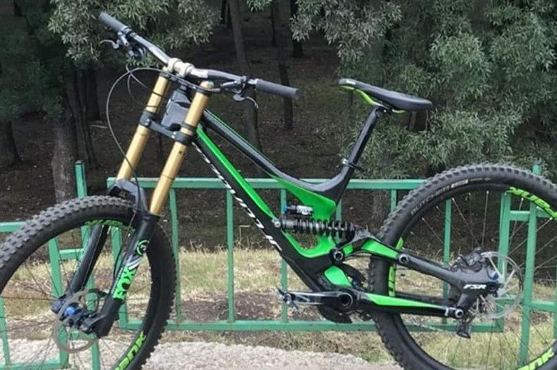 Велосипедист е блъснал възрастна жена в градския парк в Ахелой