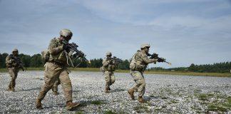 Военнослужещи