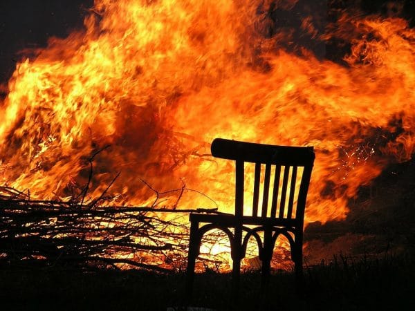 Пенсионер е загинал при пожар в село Каменар информираха от